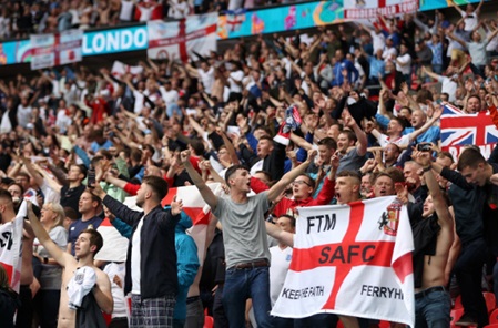 Дружняя атмосфера болельщиков