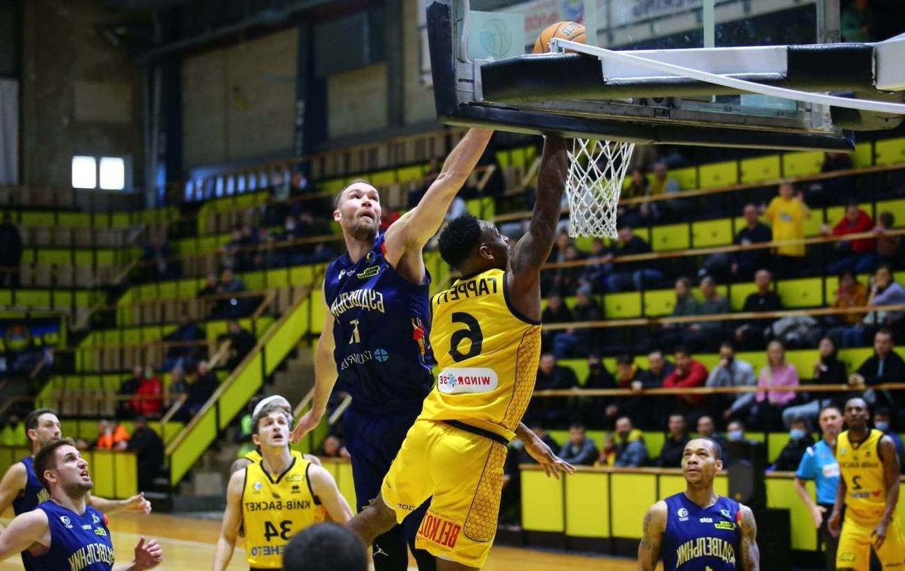 Пытаються закинуть