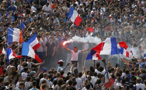  зажег факел футбол