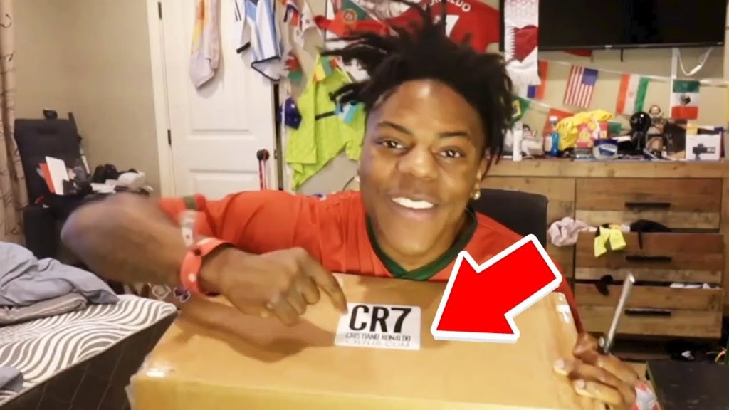 Открытие подарка 