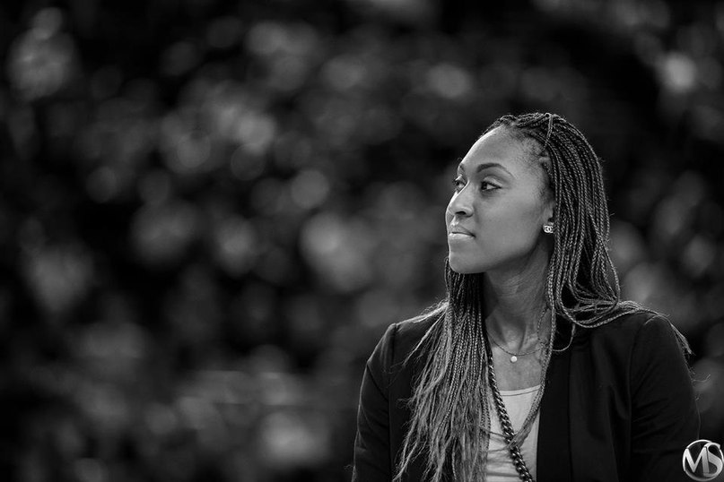 Красотка баскетболистка 