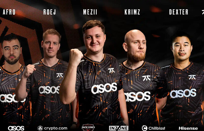 Fnatic с камбеком обыграл Apeks