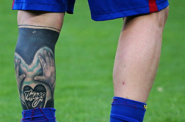 Набил татуировку с именем сына