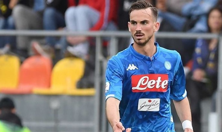 Играет в матче