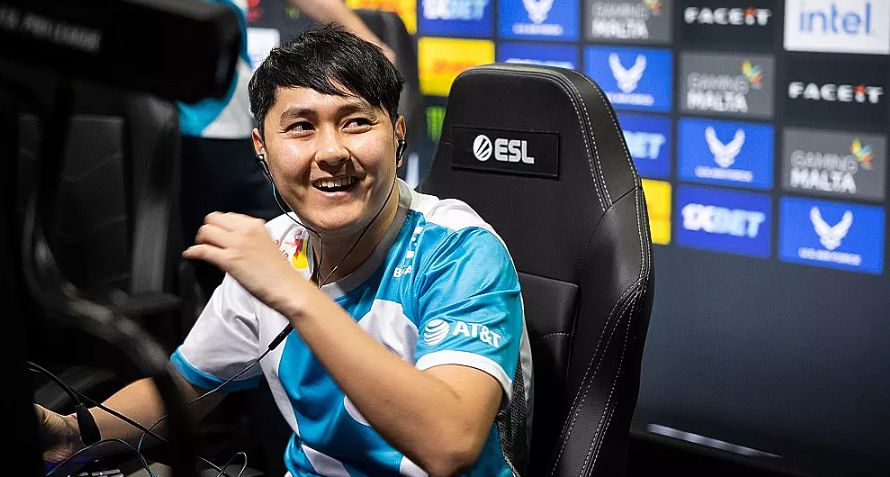 Игрок C9 Hobbit