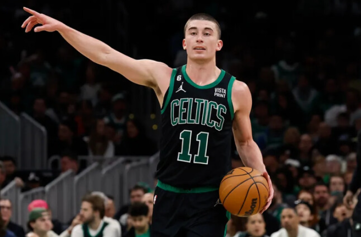 продлил контракт с разыгрывающим