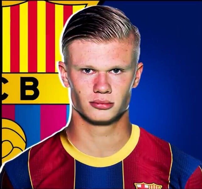 В клубе футбольном