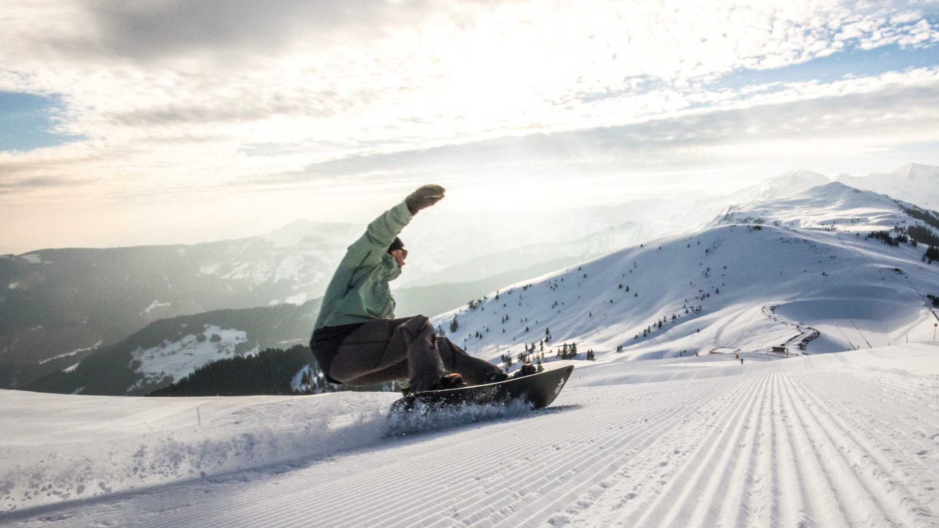 Descendo a montanha em um snowboard