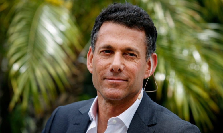 Человек в костюме