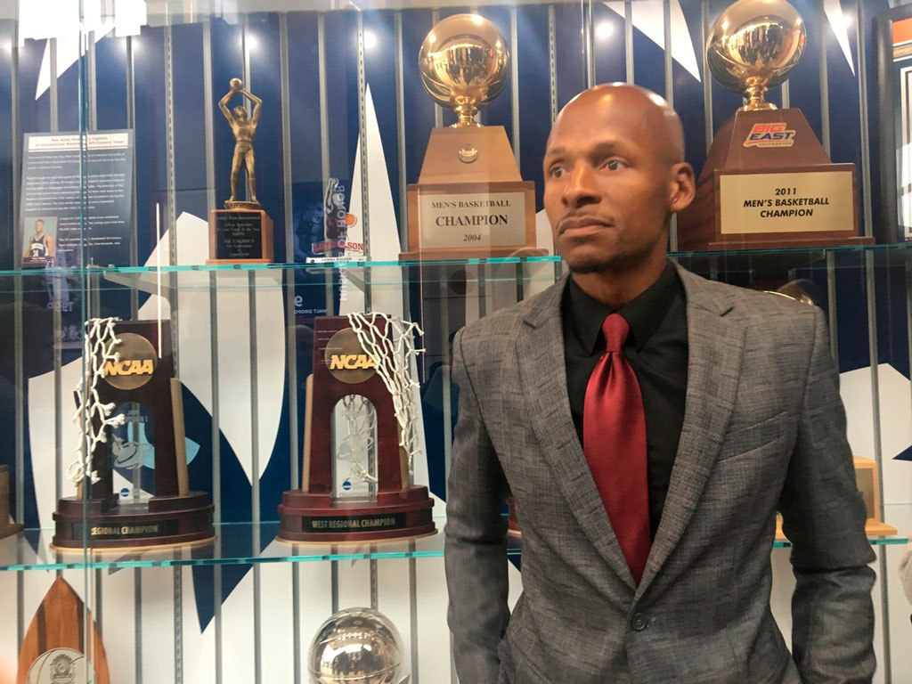 Рэй Ален в комнате достижений