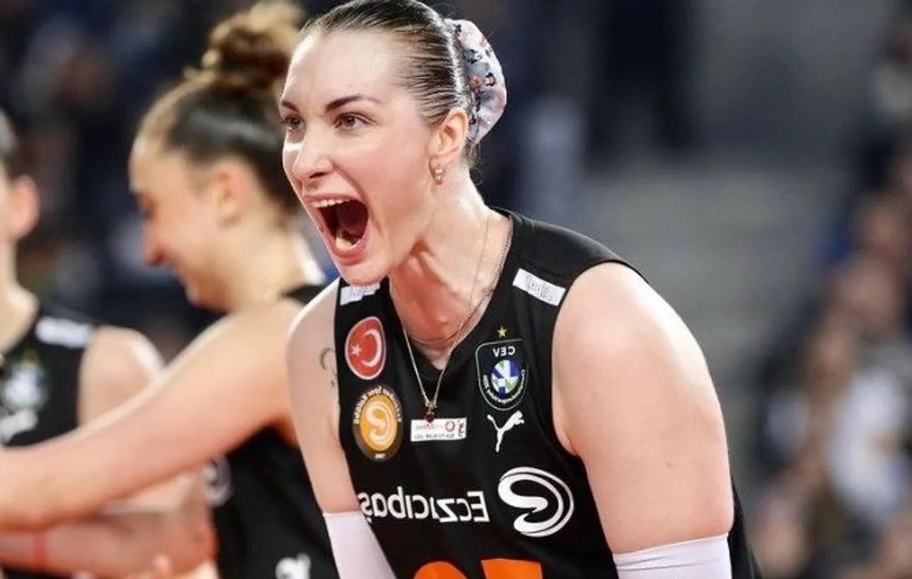 Волейболистка