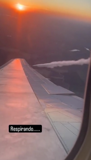 Самолет приземляется в аварийном состоянии