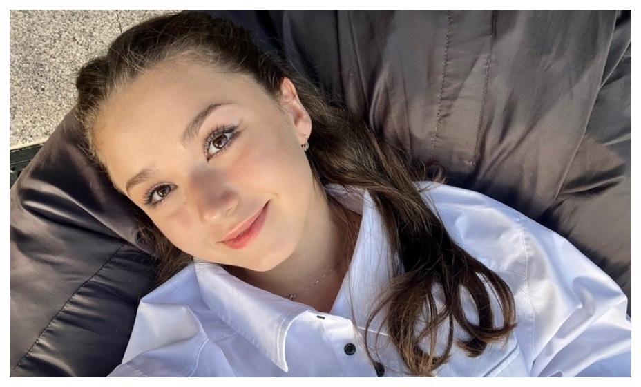 Лежит и отдыхает