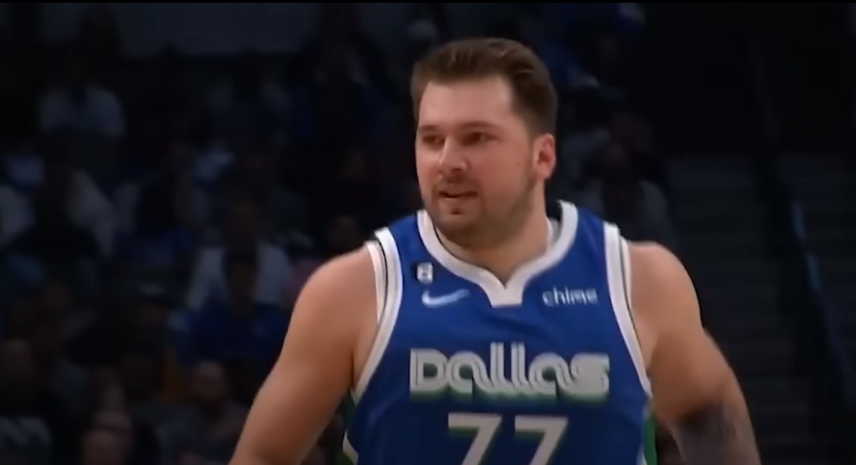 На баскетбольной площадке