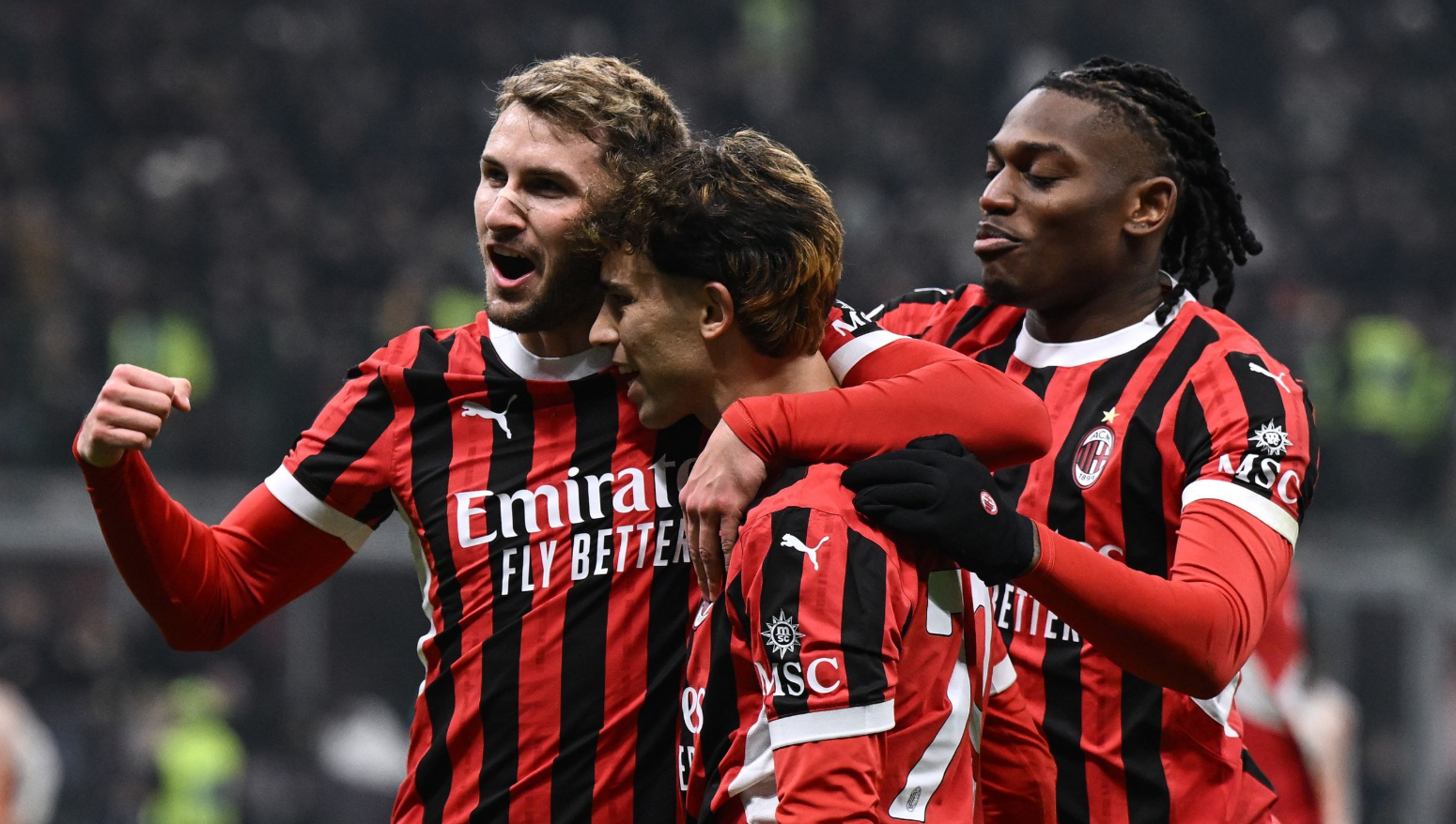 Fejenoord Milan'ı parçaladı ve Himeneo'nun kan kaybetmesine izin vermedi