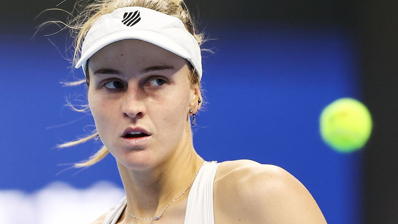 Samsonova a poignardé Ostapenko lors d'une bagarre acharnée