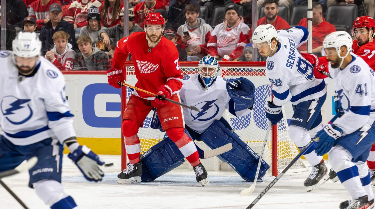 Tampa porazila Detroit 63, Kučerov zaznamenal rekord a Tarasenko vstřelil 300. gól