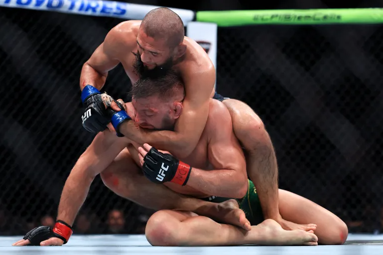 Хамзат Чимаев қарсыласын тас-талқан етті