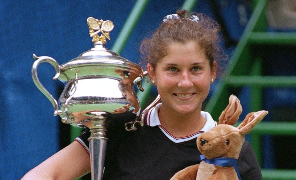 Monika Seles Grand Slam kubogi bilan 